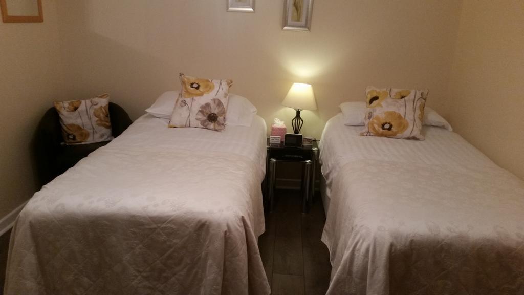 スタンステッド・マウントフィーチェット ラッチメッド ベッド ＆ ブレックファースト Bed & Breakfast エクステリア 写真